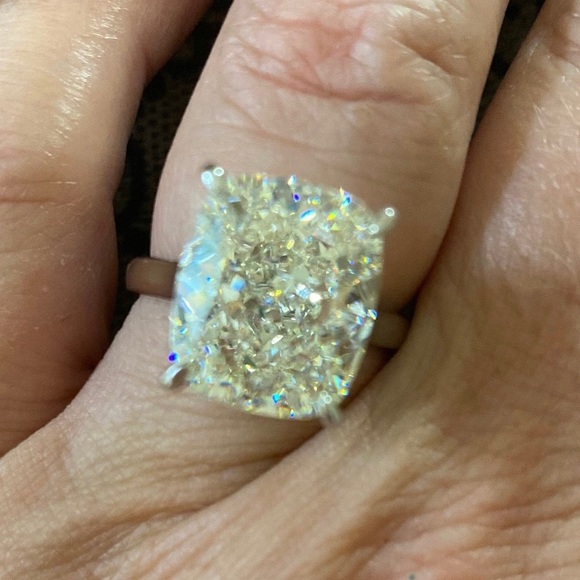 7 carat size 6 rhodium plated ring - Picture 5 of 10